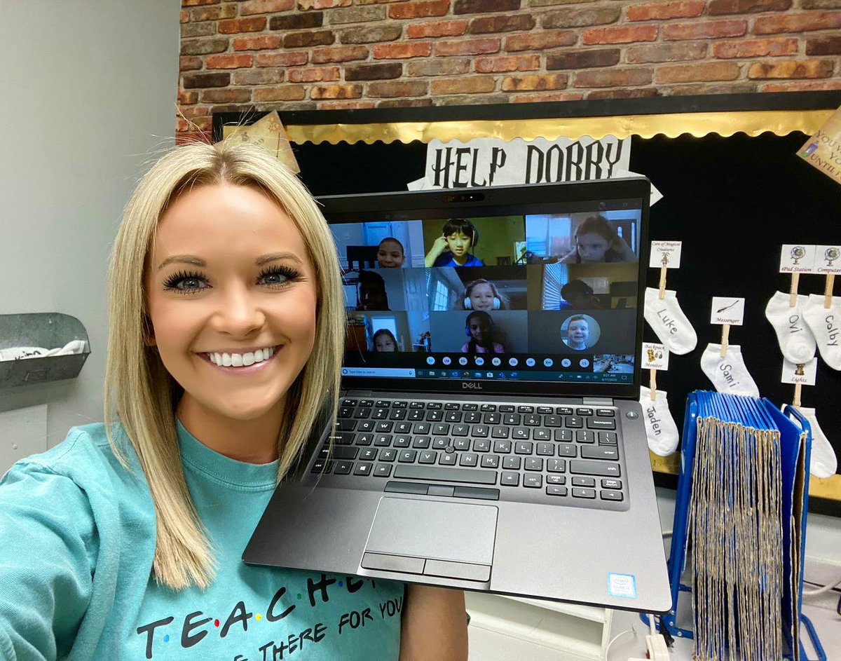Mswilcoxsclass's tweet photo. Year 6 looks a little different this year.. 
* new classroom
* new grade level
* oh AND it’s virtual 
I am so thankful to have my same class from last year w/ 2 added bonus cuties. Ready to rock year 6 &amp; make this virtual year the best it can be!! #3rdgrade #teacher #virtual #HP https://t.co/k2F7Z6pMz2