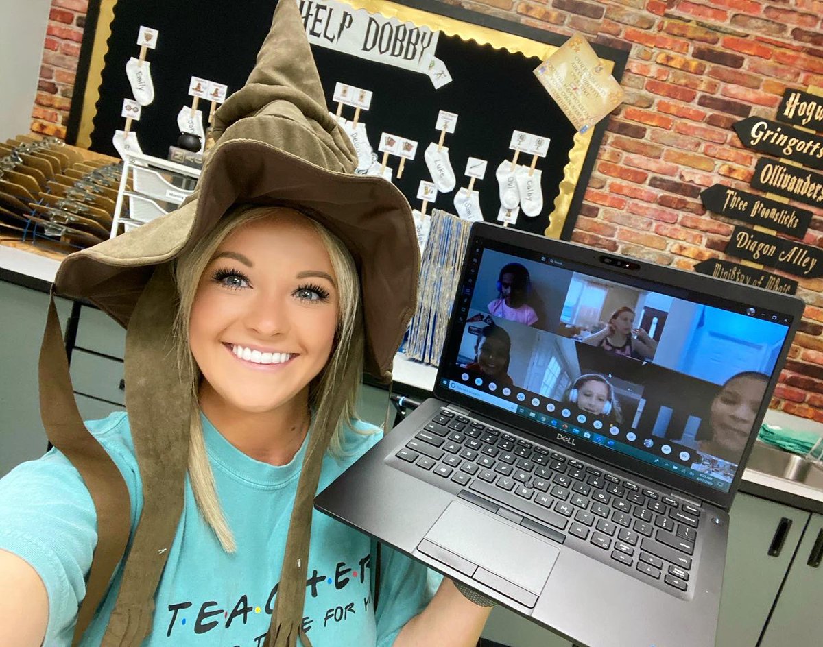 Mswilcoxsclass's tweet photo. Year 6 looks a little different this year.. 
* new classroom
* new grade level
* oh AND it’s virtual 
I am so thankful to have my same class from last year w/ 2 added bonus cuties. Ready to rock year 6 &amp; make this virtual year the best it can be!! #3rdgrade #teacher #virtual #HP https://t.co/k2F7Z6pMz2
