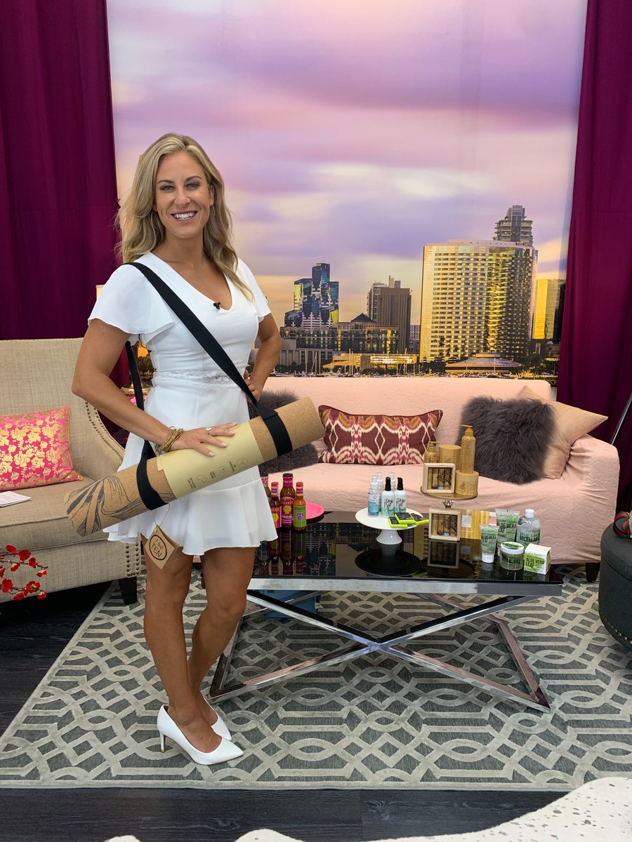 scoriaworld's tweet photo. Some behind the scenes! @thepulsesd
#LiveWithCindy #Thepulsesd https://t.co/IMYUpsn6XD