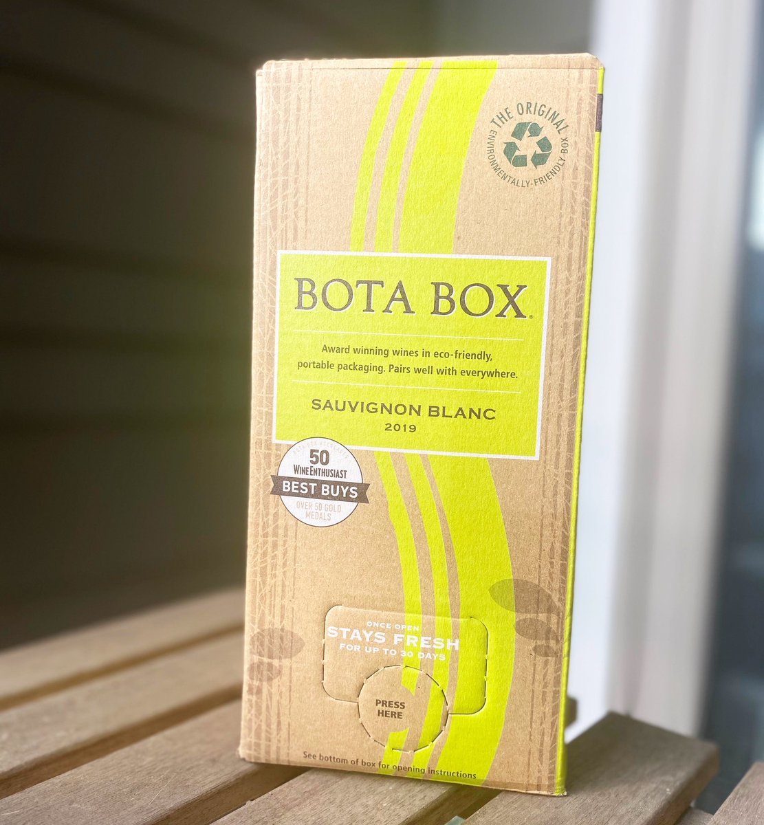 Need the perfect pool wine? Grab the 2019 Bota Box Sauvignon Blanc from Chile. Featured in episode 117. <a href="/botabox/">wineo</a>