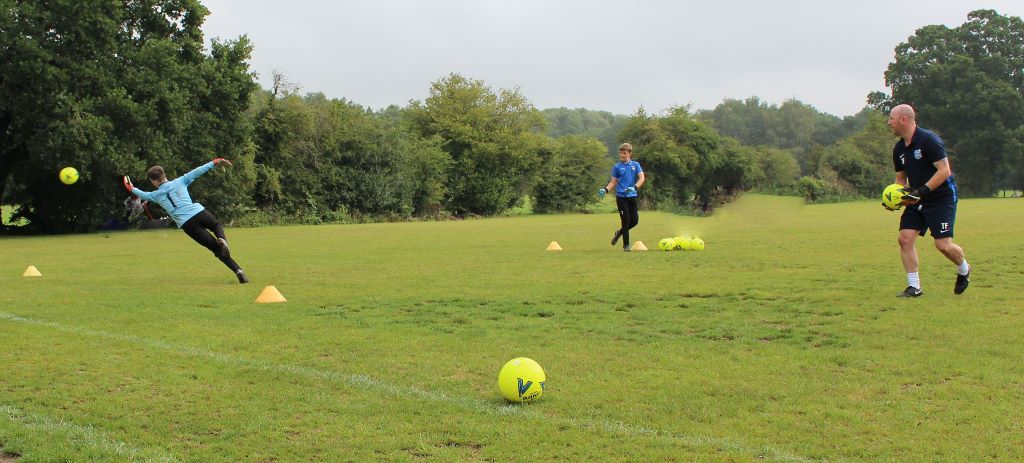 actionphotosTH's tweet photo. Excellent Goalkeeping session for 2 young keepers run by Terry of @tfdcoaching Only been coaching them for a few weeks but they have both gone forward leaps and bounds!! Highly recommend Terry!! https://t.co/xAgldQRLdB
