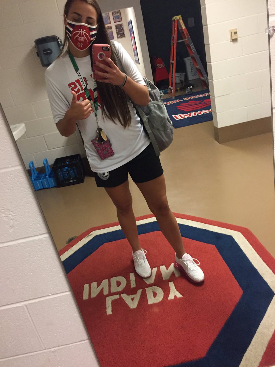 guess_scarlett's tweet photo. Last first day @ ICC !❤️💙
#makeitthebest #rolltribe
@LetsGoICCWBB https://t.co/9qvBOxDNdo