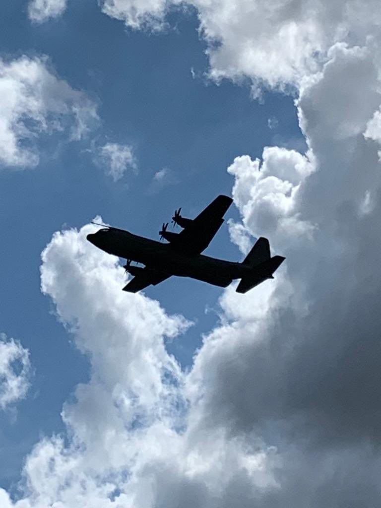 TheThomasDennis's tweet image. Somewhere over Salisbury Plain today.  Nice to see 4 propeller engines still in use!👍😀 @WirelessOp @baldwinuk @IntBCC #WirelessOperator #SwipinThruHistory
