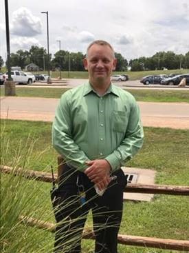 MoCorrections's tweet photo. Our educators are heroes. Mid-pandemic, Education Supervisor Greg Smith transferred between prisons but, because of a hiring freeze, continued to work for both sites. He also serves as a trainer &amp; staff ambassador.  And sometimes he buffs the floors. #mobacktoschool #WeServeMO https://t.co/zqucmD8JN2