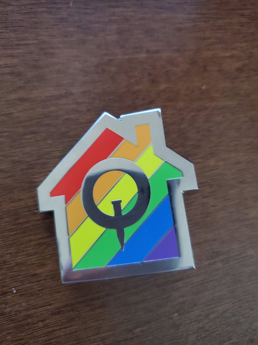 QueenxHype's tweet photo. @QuakeCon I got my surprise giveaway, I like it looks cool thank you quakecon :) https://t.co/ZMHEsTDpYg