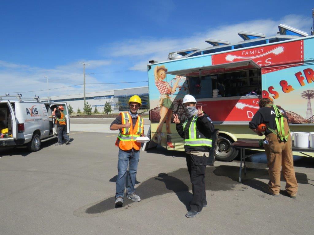 HopewellDev's tweet photo. We love our Construction group and supporting local businesses! Big thank you to @yycfoodtrucks @FamilyFreezed #familydogsyyc for helping us make this social distancing lunch a great success!
#hardworkpaysoff #developerlife #hopewelldevelopment https://t.co/Vq2BL8k9jG