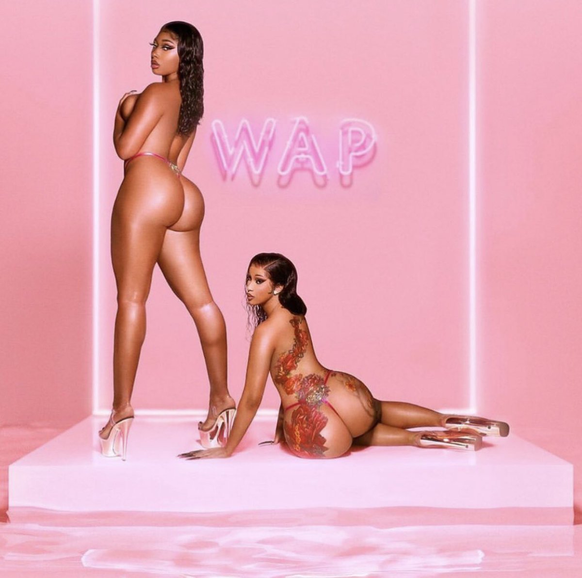 PopCraveES_'s tweet photo. .@IAmCardiB y Megan @TheeStallion lo muestran todo en una nueva obra de arte para su éxito #1, #WAP. 👅 https://t.co/R5DNQ0ln4w