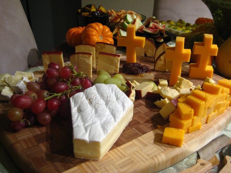 DaveScheidt's tweet photo. Thinking about spooky cheese plates. https://t.co/FsMEHvSf0P