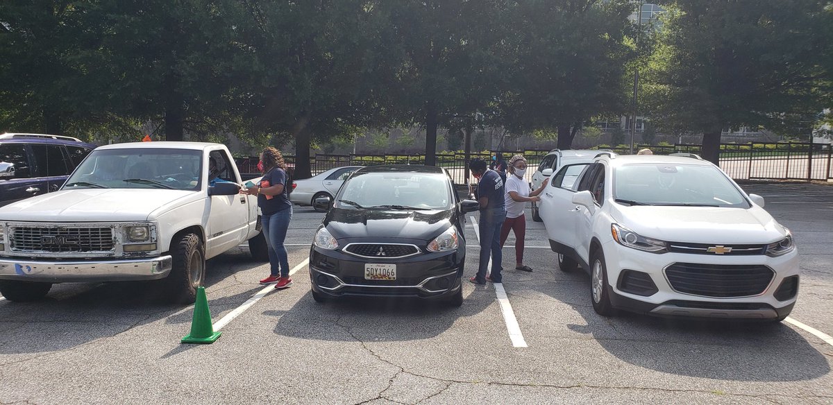 apsBAMOAcademy's tweet photo. Awesome day of #InstructionalKitPickUp #BAMOEagles scholars will be day 1 ready! @apsupdate @Robinviews @BaMOAP @AP_Holloman @APSInstructTech https://t.co/JOdjyUNP3M
