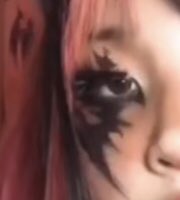 YAMIMURDER's tweet photo. it looks like i have lighter eyes in this and i love it bc i have ... dark brown and its not very inch resting (i ordered contacts doe) https://t.co/A03DIw6NT3