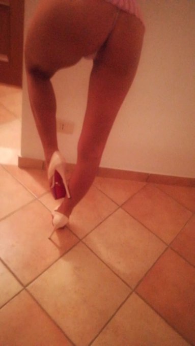 Non so voi ma mi fanno venire la minchia dura queste foto https://t.co/iA4f4ZHClA<a href="/tag/manyvids"class="tags"><span>#manyvids</span></a><a href="/tag/onlyfans"class="tags"><span>#onlyfans</span></a>