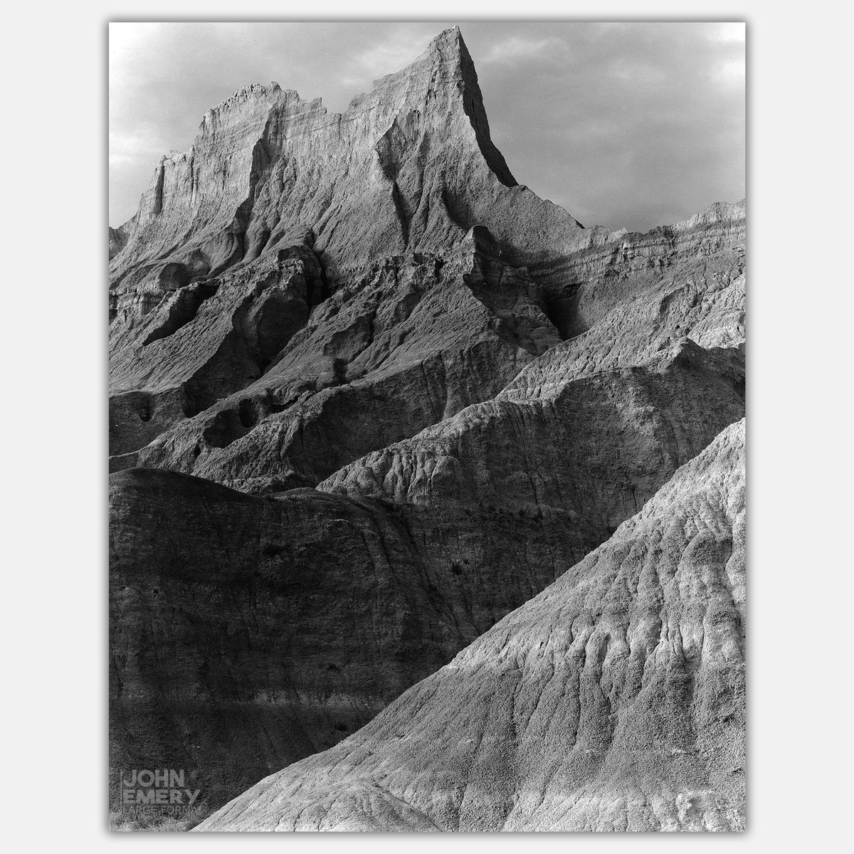 JohnEmeryPhotos's tweet photo. Haven’t posted a picture here in a while... Here is a view from @BadlandsNPS on a backcountry hike back in June #filmphotography #landscapephotography https://t.co/DGnJv8ZPtX