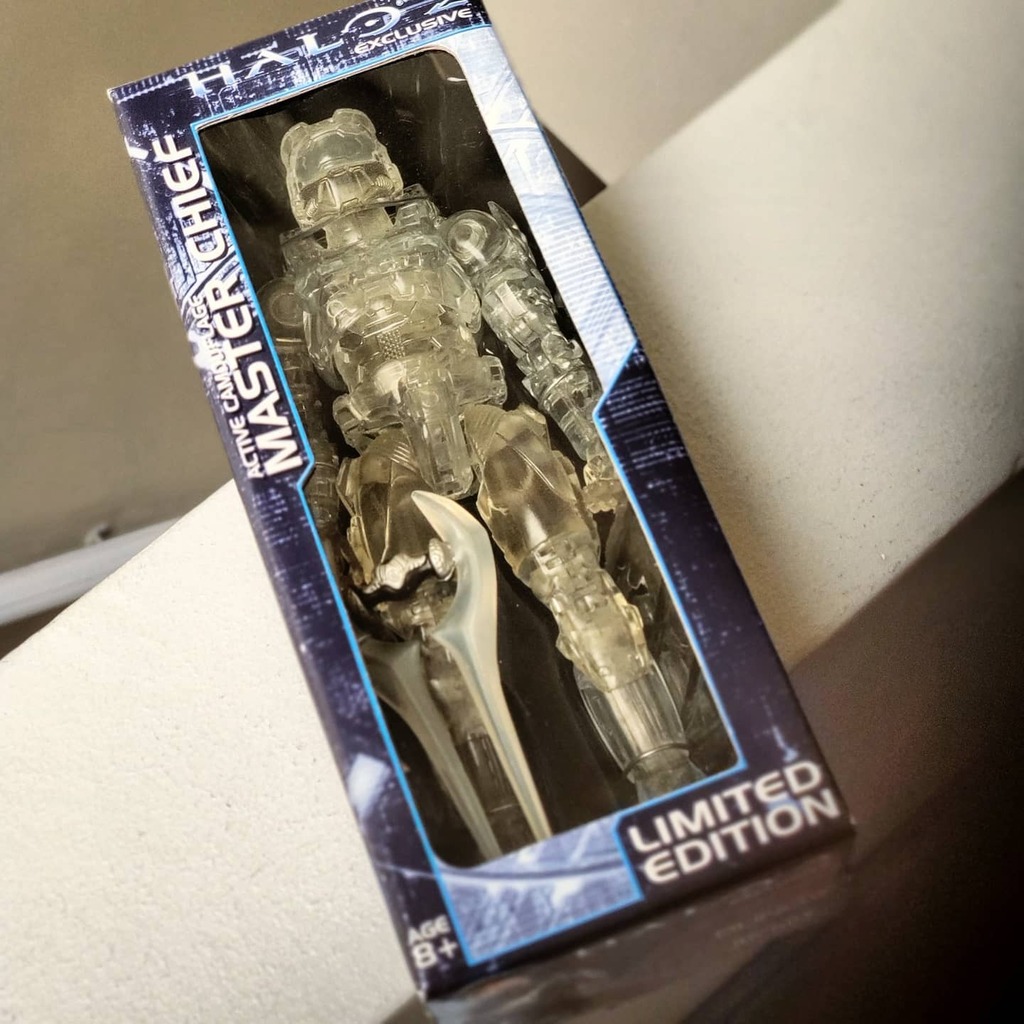 BenedictChoy's tweet photo. Here's a very classic #MerchMonday! This is the SDCC exclusive active camo Joyride Master Chief. I think it's the first Halo exclusive I'd gotten, dating all the way back to 2005!
#HuntTheMerch #halo #halostuff #halogear #masterchief #halo2 #xbox #halof… https://t.co/BJoS5LjKAR https://t.co/tZu1MfB7Bf