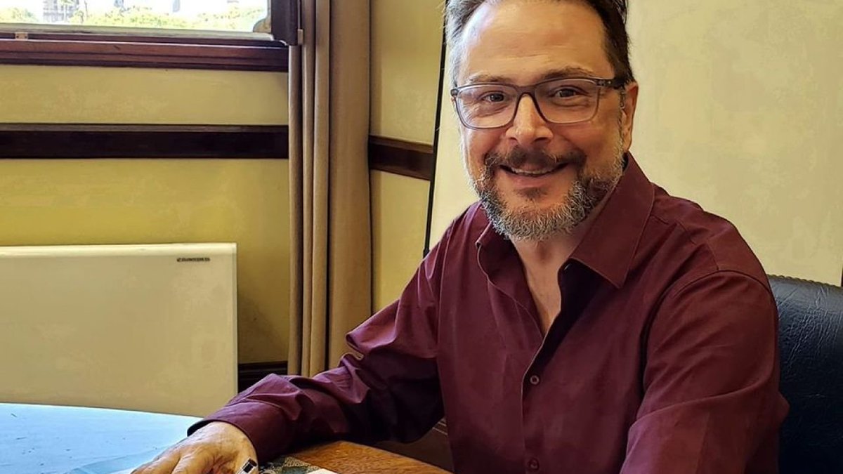 splendidam990's tweet photo. [EN LÍNEA] Hablamos con @RicBenedetti, periodista de @Rivadavia630, desde el Obelisco | #Contrareloj con @roditoherrera y @veralbanese | 📲 113-828-0990 - 🖥️ https://t.co/j5YjponWPc https://t.co/cT8vSj7H0P