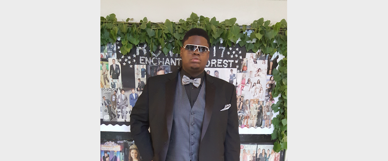 CamdenSchFdn's tweet photo. Caught up with Dyrell Mack (@WWHS_Camden '17) to talk about the Remarkable Grad Scholarship sponsored by @subaru_usa  - he says it is one of the reasons he's able to make it to his senior year @bloomfieldedu!

Read all about it here: https://t.co/3TvP5nMwk6 https://t.co/lF4DEk1Obi