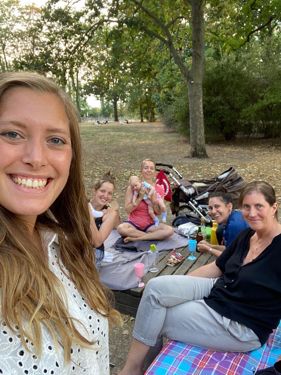 ABuntstifte's tweet photo. Zum Glück haben wir die Selfies nicht verlernt. Toller Austausch heute im schönen #Schöneberg: #FrüheBildung findet auch unser jüngster Nachwuchs gut! #Vereinbarkeit #Mitmachpartei @spd_ts https://t.co/ybzwFXsruv