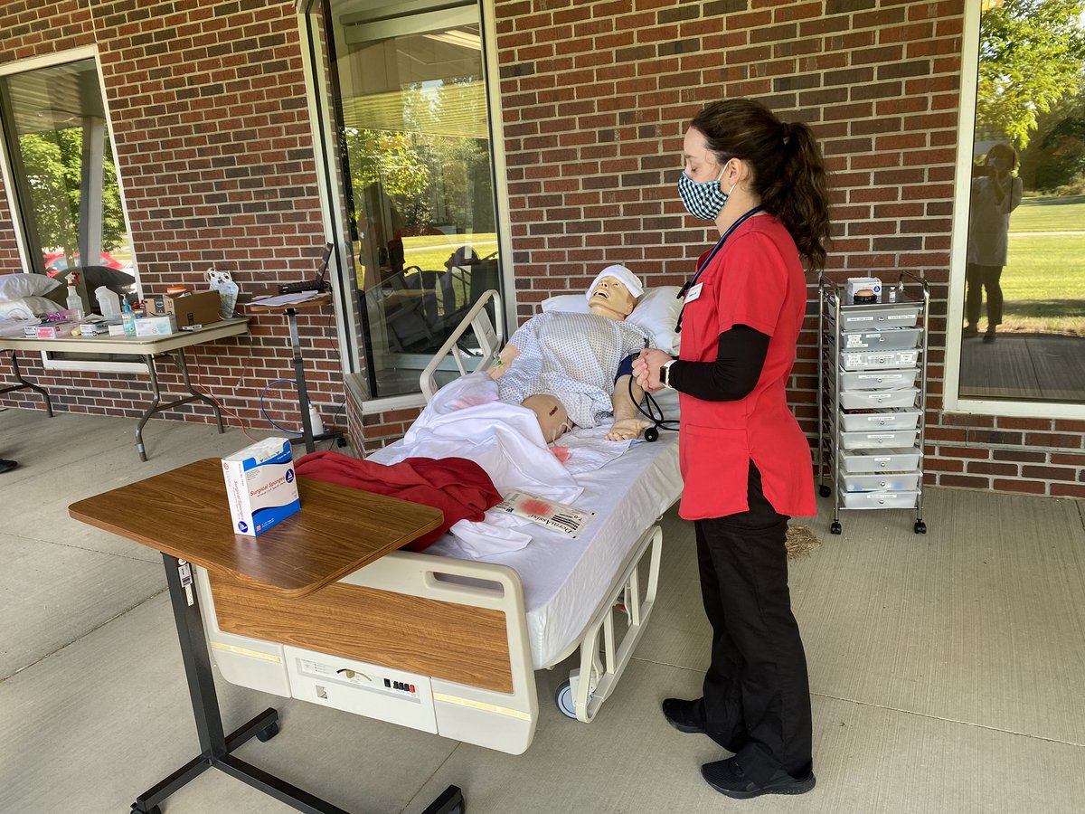 PennWedinboro's tweet photo. Social distancing while still becoming a nurse? Edinboro’s nursing faculty arrange the simulation lab and classes outside on this perfect Boro August day. #GoBoro #NurseTwitter #Heroes https://t.co/WRFheH5UgP
