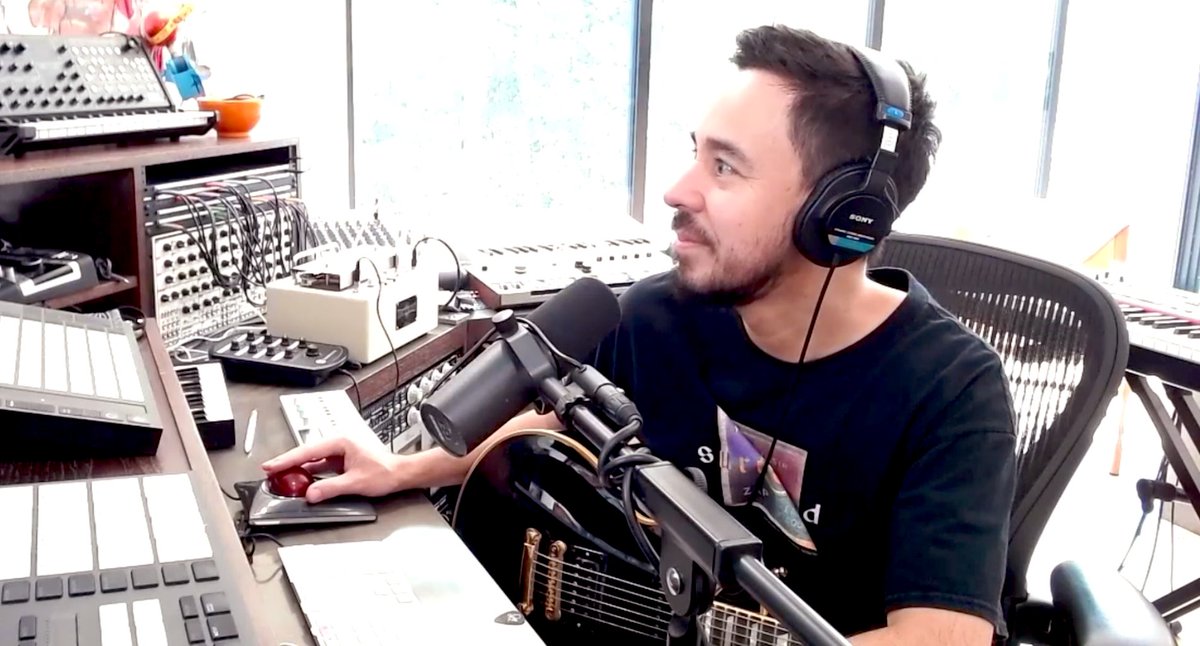 OfficialFluffShinoda - being an important part of The Fluff owner Twitch streams, it’s got very popular, even has its own emote. Inconsistent - sometimes goes wild, sometimes chills under caps. Gorgeous, incredibly floofy. Finally gets enough appreciation from The Man itself.