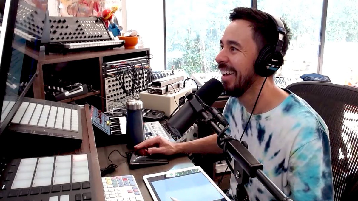 OfficialFluffShinoda - being an important part of The Fluff owner Twitch streams, it’s got very popular, even has its own emote. Inconsistent - sometimes goes wild, sometimes chills under caps. Gorgeous, incredibly floofy. Finally gets enough appreciation from The Man itself.