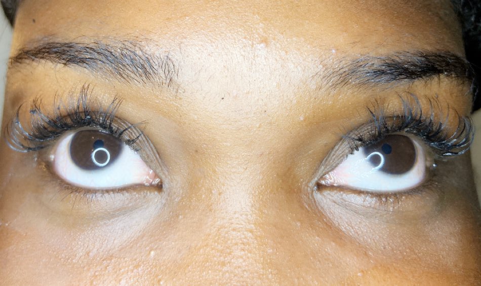 TreslanBeauty's tweet photo. natural sets are always my go to 🥰 #beginnerlashtech #LASHEDBYT #nsutwitter #757lashes https://t.co/LK7ChdGkl5