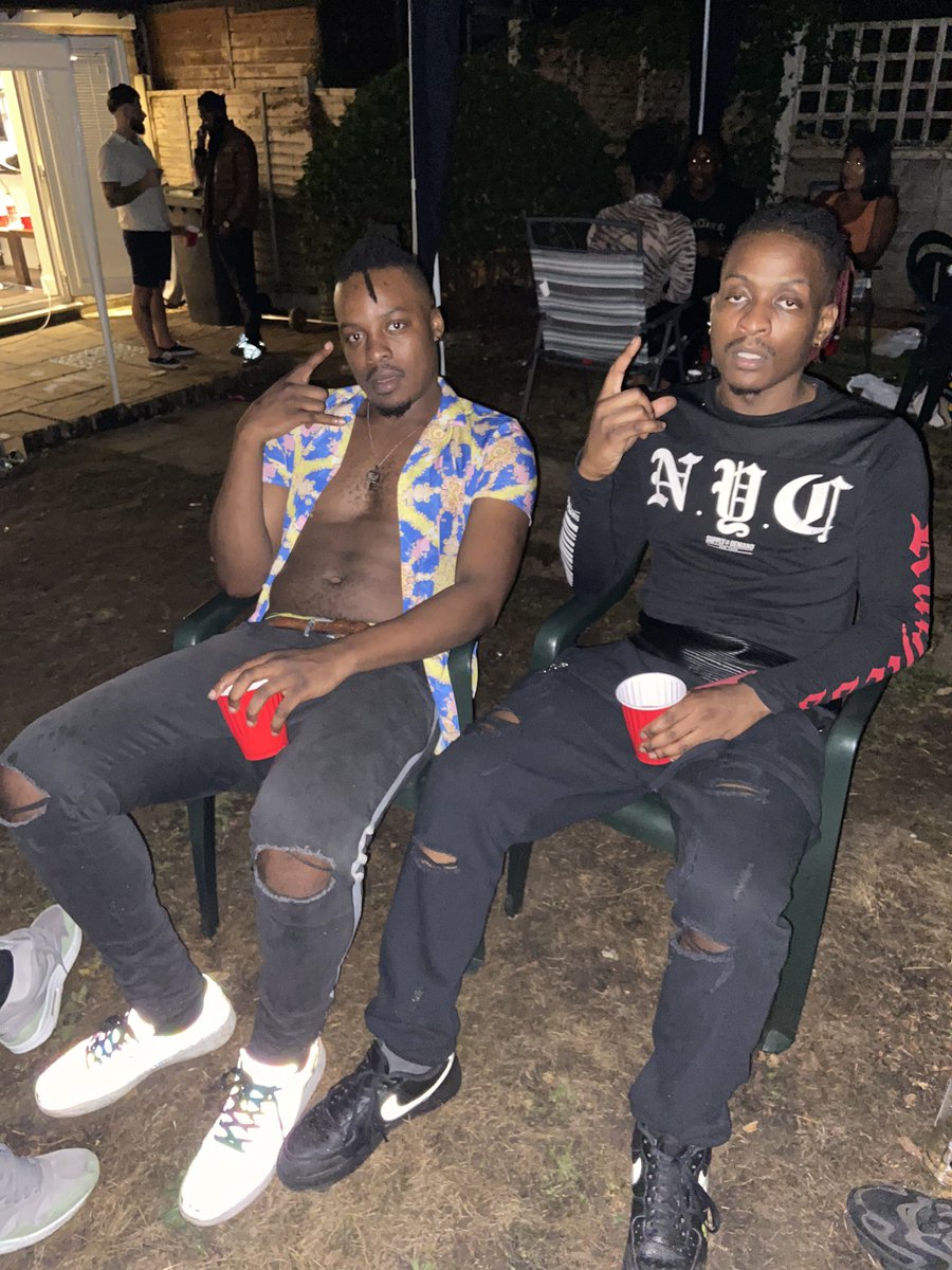 RodRantz's tweet photo. Me: Alexa play โRockstarโ by @1tskrimzz x @br3nz1
Alexa: ROCKSTAR OUT SOON ๐จ
.
#rodrantz #jaykrimzz #br3nz #rockstar #wshh https://t.co/9A29yLAvDX