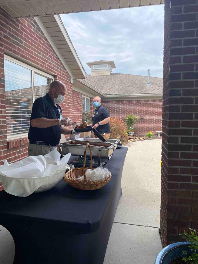 OwenValleyHC's tweet photo. Thank you everyone who attending our Senior Executive Club (SEC) August Drive-Thru! We have missed our SEC members so much. We will be hosing another drive-thru in September! Stay tuned for more information. https://t.co/redcgF9KO6