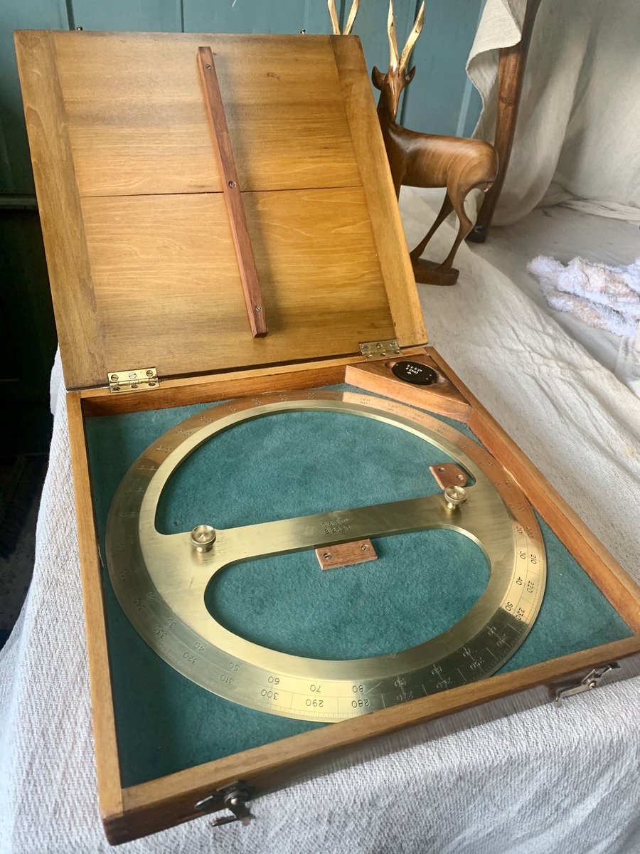 2016industrial's tweet photo. Restoration complete. Ooooooh except for new green baize to be applied to the strut inside the lid. Royal Navy piece being watched over by a few none Military personnel. 🤣 #workshop #restoration #salvage #reclaimed #restore #crowsfoot #militaria #WW2 #royalnavy #nautical https://t.co/IyffWIMNqK
