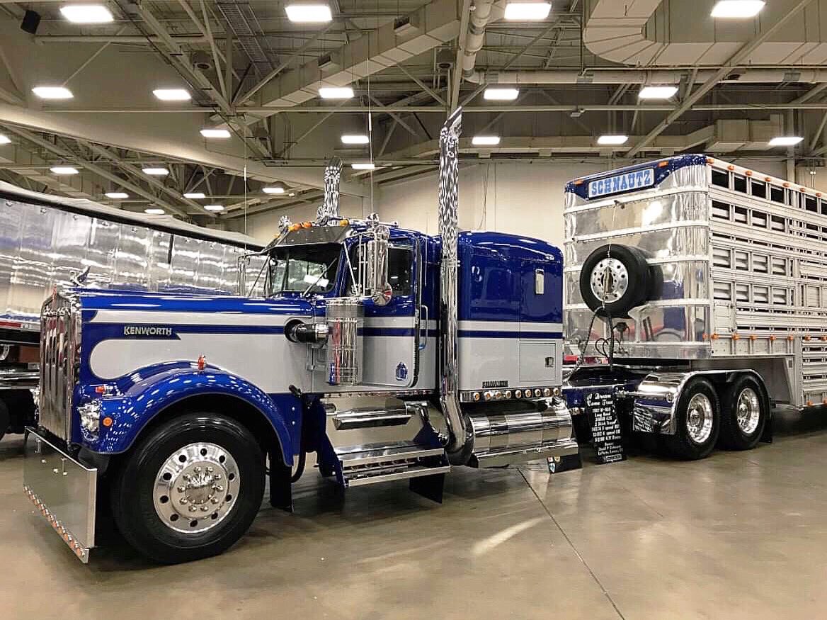 SinCityStainles's tweet image. Enjoy the rest of your day Sinners 😏😈 Oh and also enjoy this badass big rig from down in Dallas 👀🚛 Love this 🆒 #Kdub 💙👏🏼