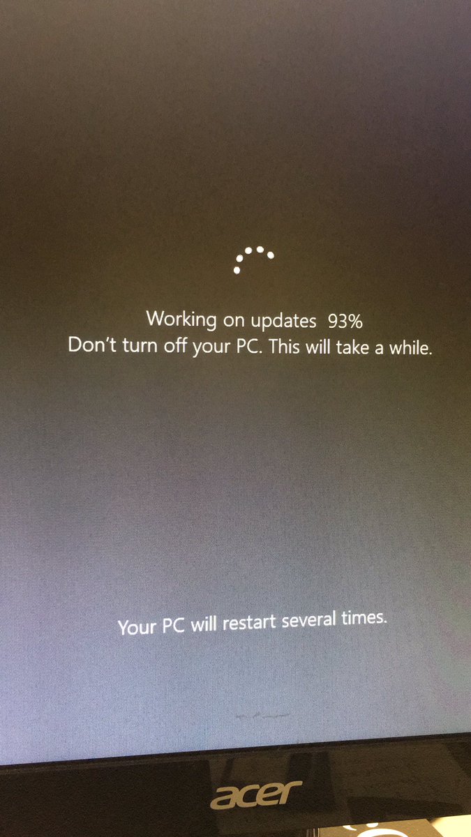 IsErinThere's tweet image. If you ever want to know why I prefer Macs, this nonsense right here is why. #MacOverPC #AppleOverMicrosoft #BooHiss