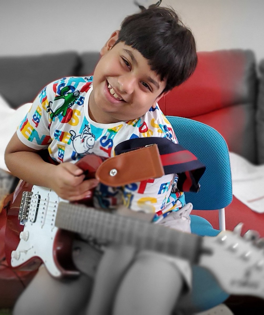 RajanNirvana1's tweet photo. Proud to share that #RiditRastogi of 3K has  passed the 1st level of #TrinityCollegeLondon - Plectrum Guitar  with #Merit 

@GMA_Primary @KNargish @sinha_jayashree @misri_anchal @SNEHA_RR @MalhaarUAE https://t.co/c8NEGHWvHW