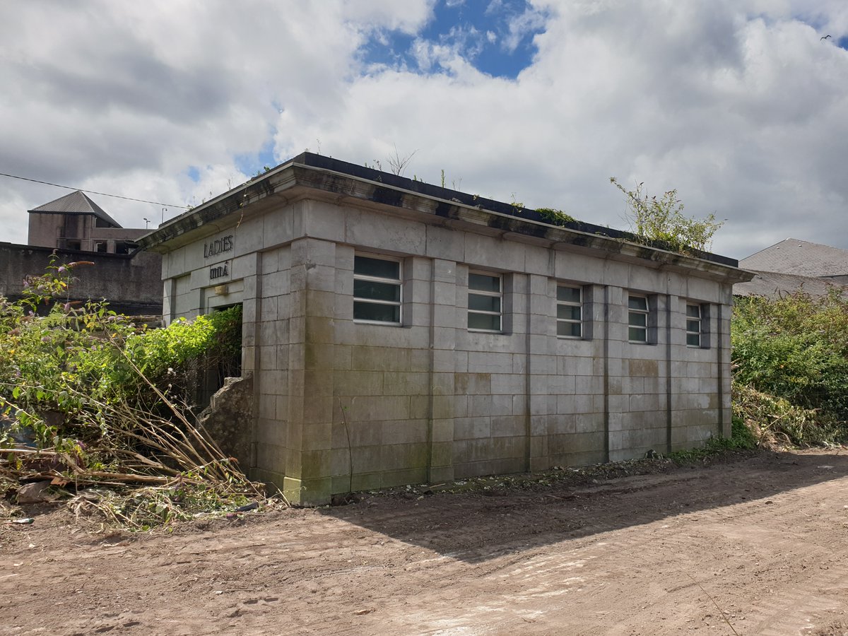 this is a particularly beautiful piece of architectural heritage, lying vacant for a long time in  #Corkclearly public toilets were once something valued, well designed for long-life, be great to see these bought back to use  #HeritageWeek2020  #respect  #dereliction  #COVID19