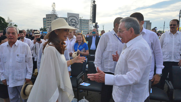 14ymedio's tweet photo. El Gobierno argentino reclama a Cuba una deuda de 2.700 millones https://t.co/RZWZkQQJ0x https://t.co/uXtKL6vusb