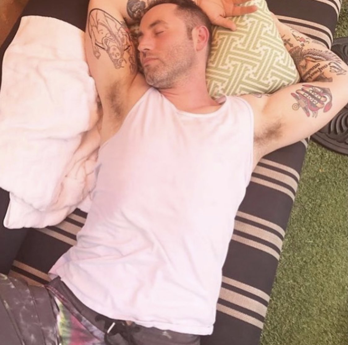 loveline's tweet photo. He’s back from his vacation nap! @ChrisDonaghue on #Loveline at 7p (pst) / 10p (est) on @wearechannelq 😁😁 https://t.co/FAsbc9vCqb