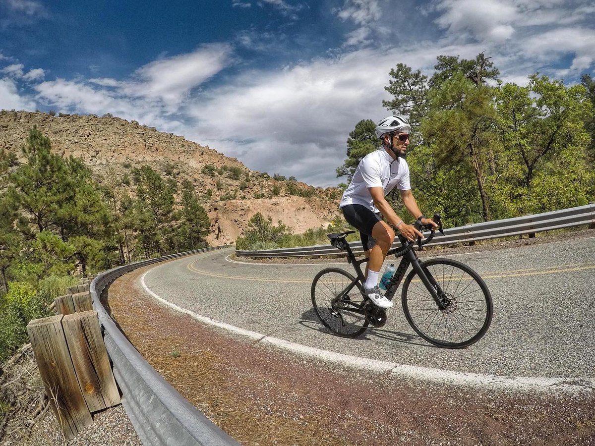 quintanarootri's tweet photo. Light on the uphill, fast on the downhill.
.
.
πΈ @montoya_coach
.
.
#srfive #srseries #qr #quintanarootri #triathlon #aeroroadbike #roadbike #triathlontraining #tritraining #triharder #triathlete #triathlonlife #multisport #cycling https://t.co/YDxlqYCUAS