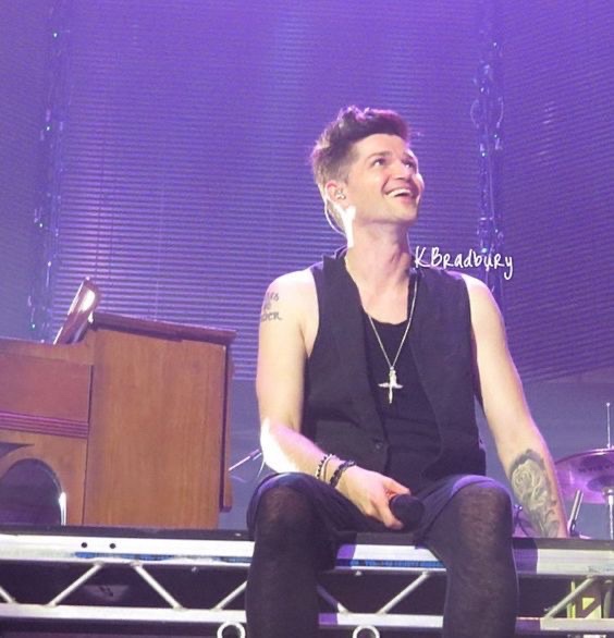 HolstersWenda's tweet photo. Good night, sweet dreams @thescript_danny @thescript @glenofthepower #thescriptfamily #thescript #dannyodonoghue #brilliantsinger #singersongwriter #amazing #beauty #myabsolutefav #missyou https://t.co/gcXAyMceGu
