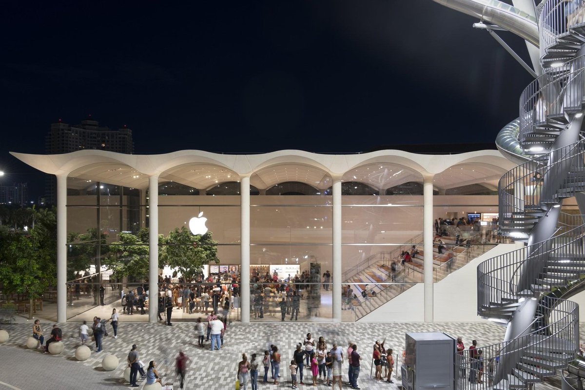 1. Круглые кассы, Сочи, 1960-е

2. Apple Central World, Бангкок, 2020

3. Автовокзал, Сочи, 1967

4. Apple Aventura, Майами, 2019