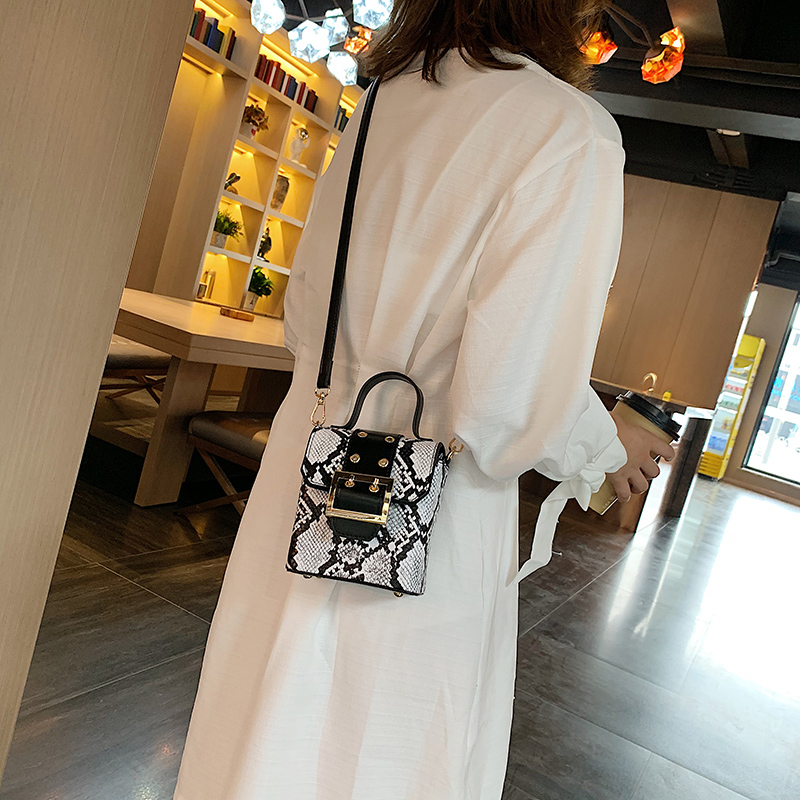 pu leather bag will meet your requirements. angedanlia.com/thailand-hot-m… #Puleatherbag #leatherbagsuk #leathershoulderbag