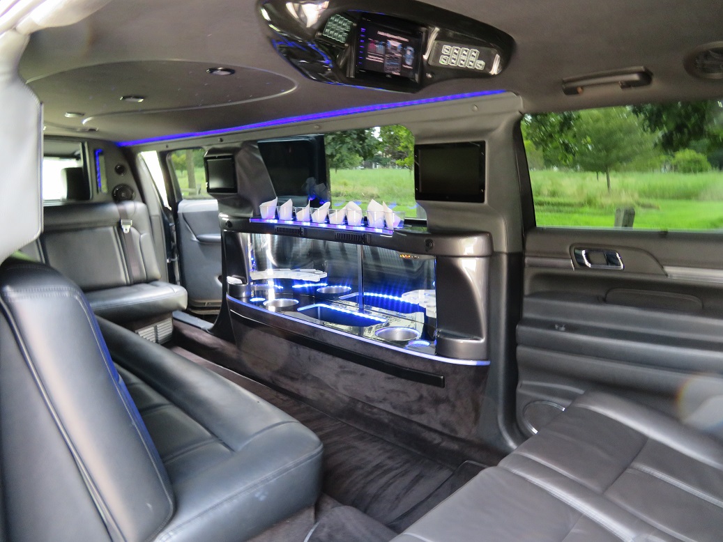 Concorde_Limo's tweet photo. Interested in a limo for your upcoming wedding? Contact Stephanie at 732-665-1714 and make an appointment to see our limousines first-hand.
.
#2020wedding #2021brides #weddingday #WeddingEveryWeekend #weddingplanner #njlimoservice #njlimobus #njlimocompany #bridetobe #JerseyShore https://t.co/CRTxh41WjH