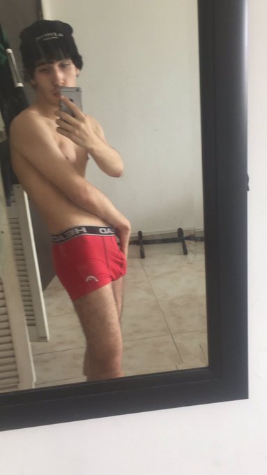 anybody wanna f*ck me Lol 3/3 #muscle #sismo #temblor #baby #dingdong #athletic #gym #bigdick #beanie