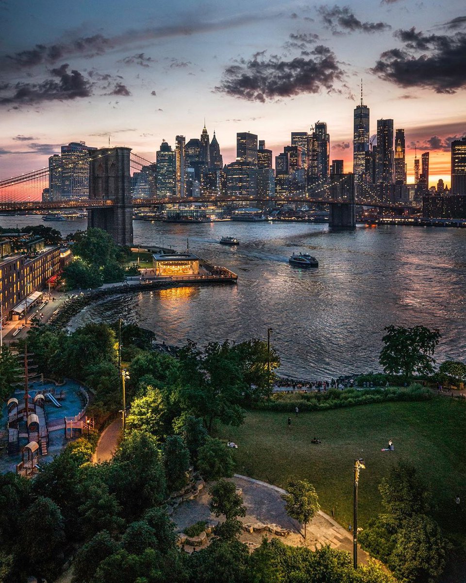 MO_NEWYORK's tweet photo. Summer nights and bright city lights #ImAFan #InspiredByMO #DestinationMO #MandarinOrientalNewYork https://t.co/IXymyzYACT