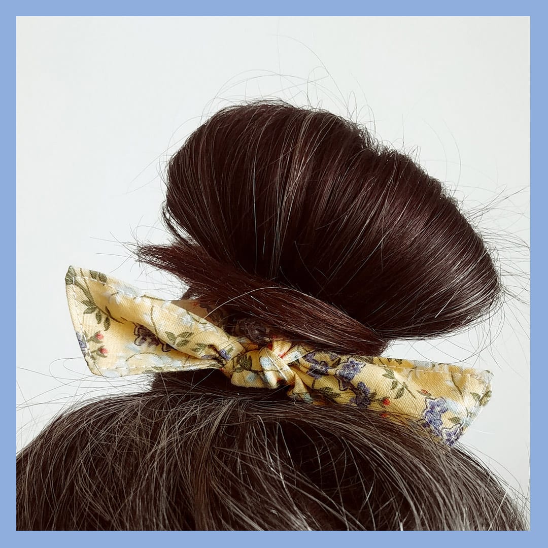 AmindasTriangle's tweet photo. My handmade vintage fabric bowtie scrunchies are now available at @myljewellery! So many pretty florals and colours to choose from! Styles are limited! ❤

#handmade #shoplocal #parkdale #toronto #vintage #haircare https://t.co/wpEGoqRevy