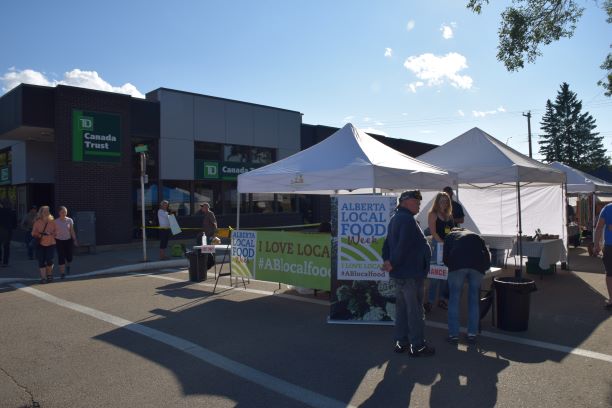 CamroseCounty's tweet photo. How did you celebrate Local Foods Week and @OpenFarmDays? Did you visit a farm, a market or a local restaurant? Let us know!
#eatlocalcamrose #ablocalfoodweek #supportlocal #supportlocalfoods #localfoods #camrosecounty https://t.co/LigOBq9hZg