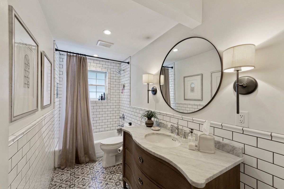 TreyGroup's tweet photo. We LOVE this bathroom remodel! A great update to a beautiful condo we have listed! Call or email us if you’d like a tour! 885 Briarcliff Road NE, No. 33 Atlanta, Georgia 30306 Price: $250,000 https://t.co/yJzQSsQeGK