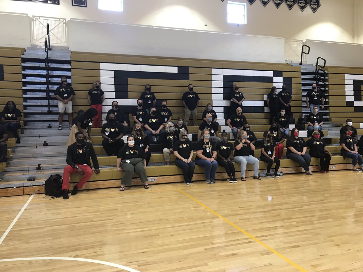FCHSlit_lax's tweet photo. I know it’s hard to see, but that’s a smiling faculty at the end of our 1st day back in FCHS! #TigerPride https://t.co/jLdDLqAxXj