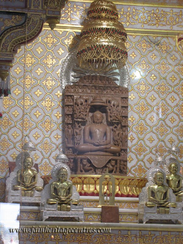 jainheritage's tweet photo. #Tirthankar #Adinath in #Padmasana along with #Choubis, #Ranila, #CharkhiDadri District, #Haryana 1,400-1,500 years old, found 18 Oct 1991
More pics &amp; info - https://t.co/w7MDRgWQ4Y
Info &amp; PC @nitin_hp
#Jain #Jainism #Adinath #Ranila #Haryana #Chakreshwari #Rishabdev #Rishabnath https://t.co/hk5qmYNFx2