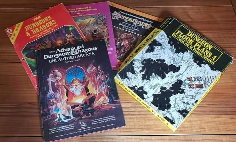 PodcastIndi's tweet image. Found some Flashback Yester-year Old Classic RPG Game stuff this weekend while doing a bit of organizing. Now I feel old... 🛸 ~Eric
