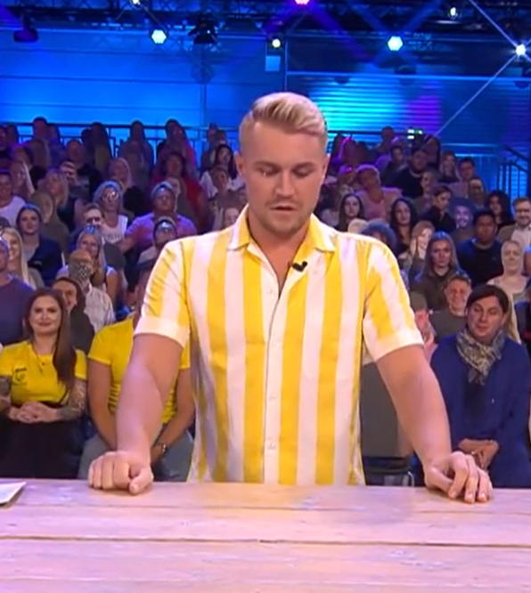 Rob23151's tweet photo. #promibb
#PrinzCharming und #TheMole ? War er der Kabelträger ? https://t.co/EUEa71Gerp