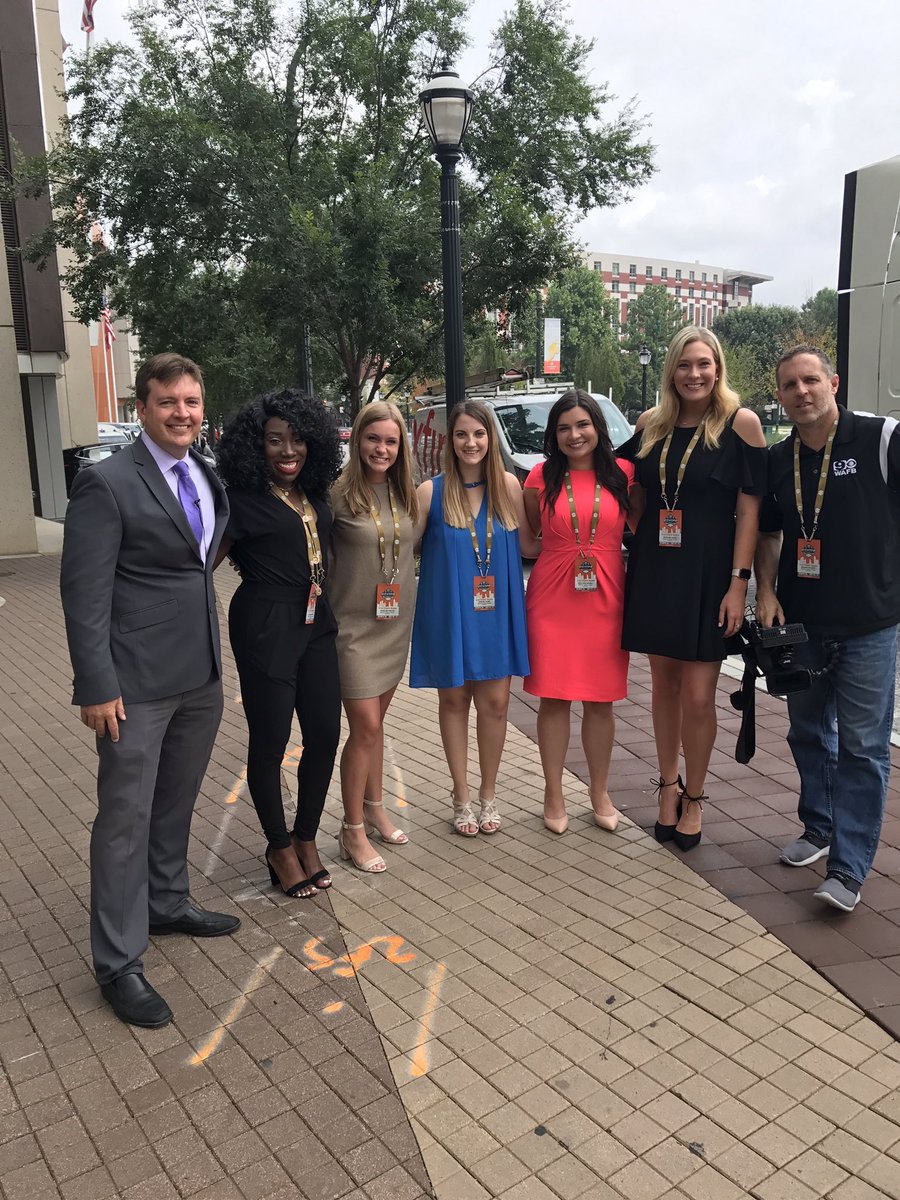 annajhowell's tweet photo. Happy quarter of a century at @WAFB @lefteyedaquano!
Thanks for taking quite a few of us under your wing throughout that time. #InternU https://t.co/iO1PRqpUKm