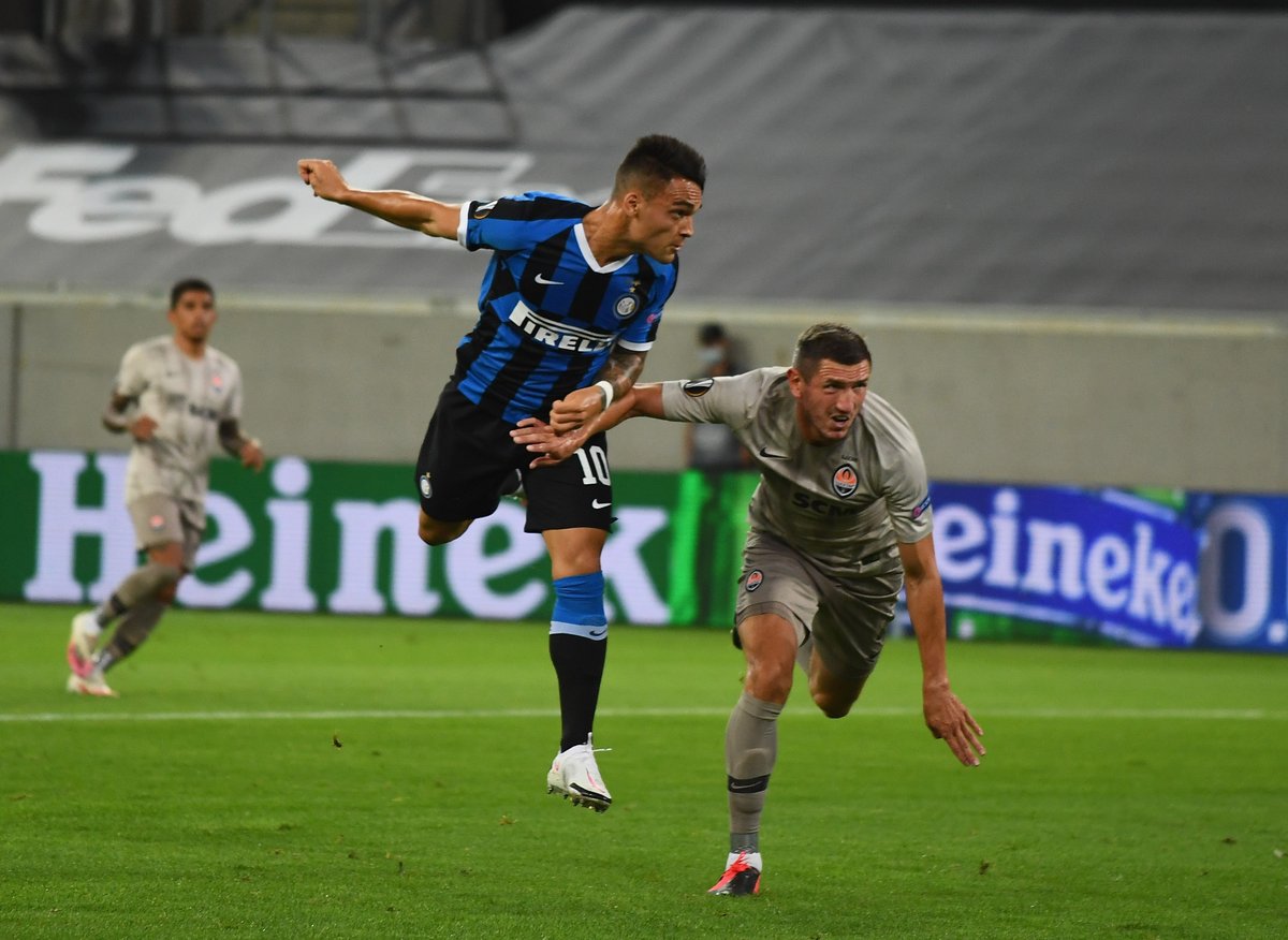 InterClub1908's tweet image. 🔵⚫🐍 @EuropaLeague Titolo di #INTERShakhtar #UEL 5-0 @Inter in finale a 90 minuti dal sogno con le doppiette di #Lautaro #Eltoro  e @RomeluLukaku9 #Lukaku e gol di @ddambrosio #ddambrosio #ForzaInter #Amala #SempreForzaInter #EuropaLeague #PazzaInter #FCIM #interclub1908🖤💙