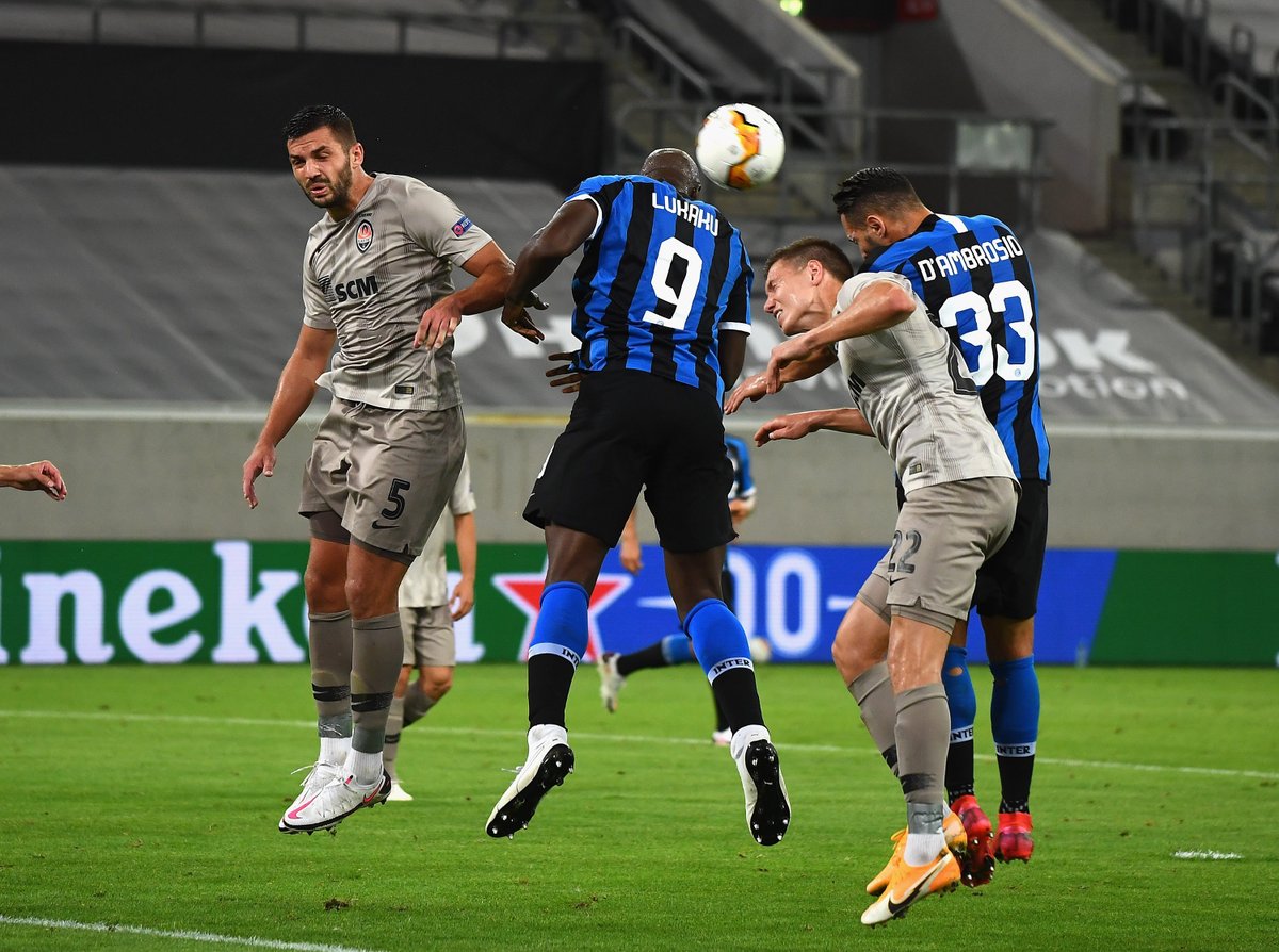 InterClub1908's tweet image. 🔵⚫🐍 @EuropaLeague Titolo di #INTERShakhtar #UEL 5-0 @Inter in finale a 90 minuti dal sogno con le doppiette di #Lautaro #Eltoro  e @RomeluLukaku9 #Lukaku e gol di @ddambrosio #ddambrosio #ForzaInter #Amala #SempreForzaInter #EuropaLeague #PazzaInter #FCIM #interclub1908🖤💙